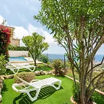Tresa Villa