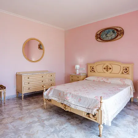 Tresa Villa